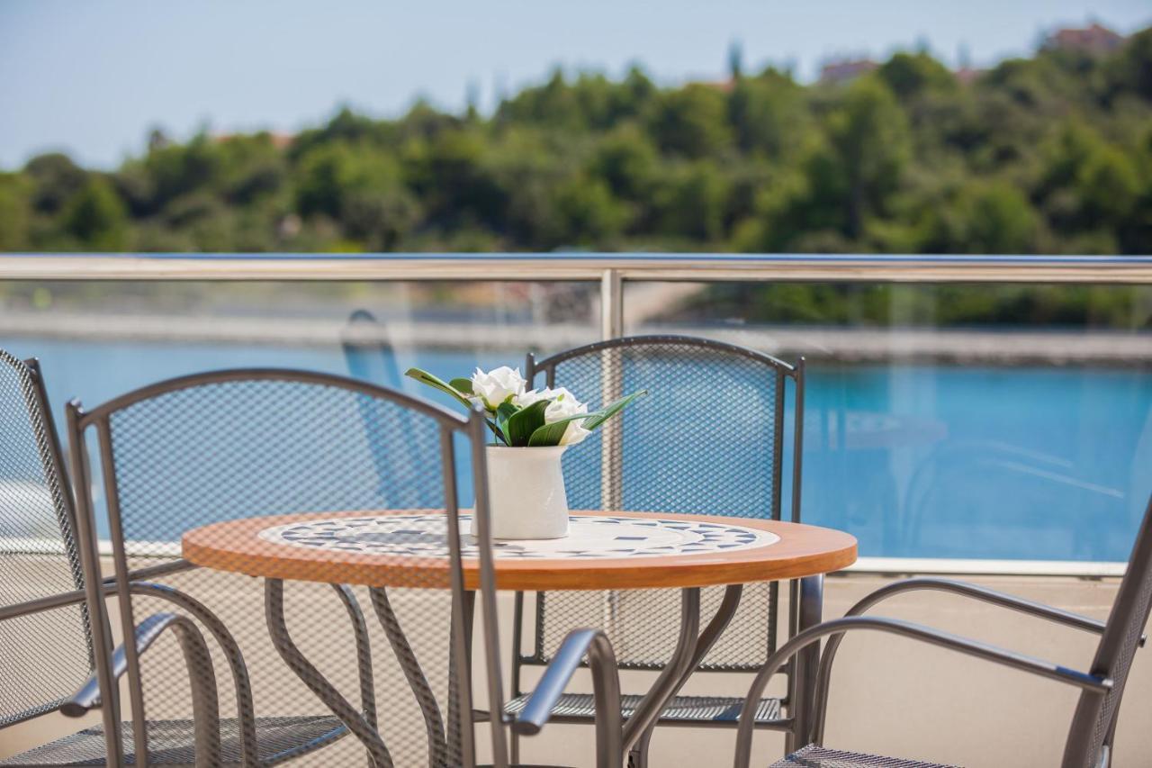Hotel Perla Rogoznica  Luaran gambar